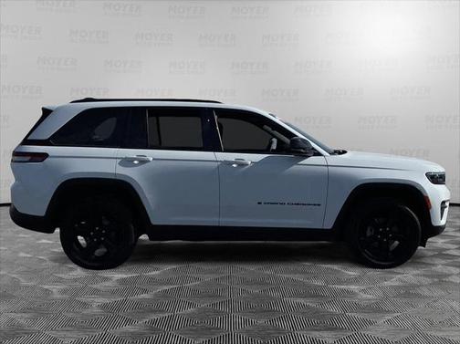 2022 Jeep Grand Cherokee Altitude