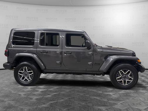 Granite Crystal Metallic Clearcoat 2025 Jeep Wrangler 4-Door Sahara 4x4
