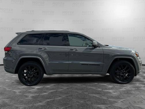 Sting-Gray Clearcoat 2020 Jeep Grand Cherokee Altitude