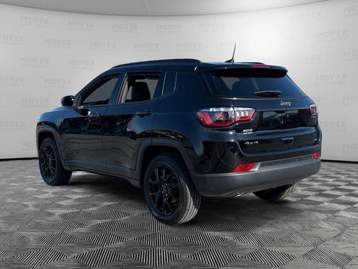 Diamond Black Crystal Pearlcoat 2026 Jeep Compass Latitude
