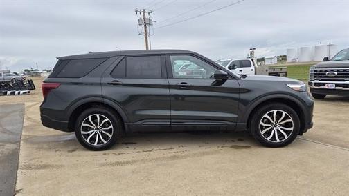 Forged Green Metallic 2022 Ford Explorer ST