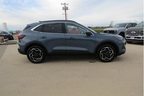 2026 Ford Escape Platinum