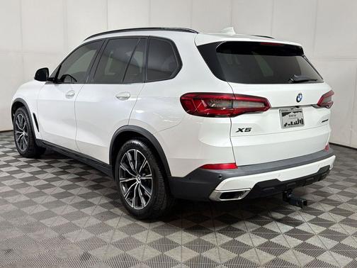 Mineral White Metallic 2019 BMW X5 xDrive40i