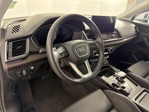 White 2021 Audi Q5 Prestige 55 TFSI e quattro S tronic