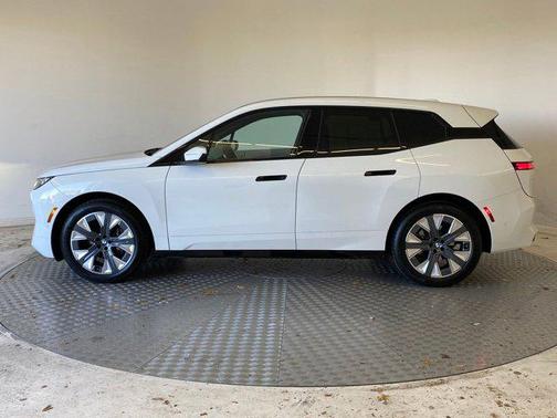 2026 BMW iX xDrive45