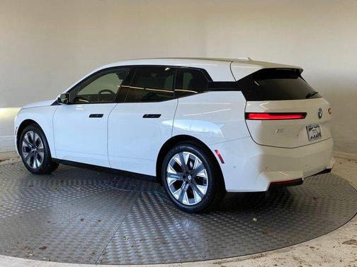 2026 BMW iX xDrive45