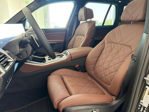Manhattan Green Metallic 2026 BMW X5 xDrive40i