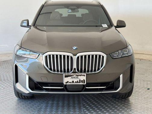 Manhattan Green Metallic 2026 BMW X5 xDrive40i