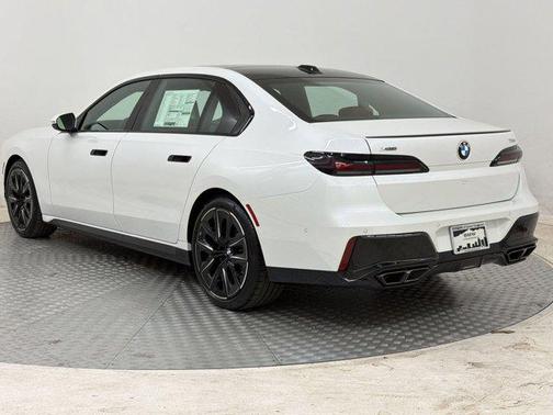 Mineral White Metallic 2026 BMW 760 xDrive