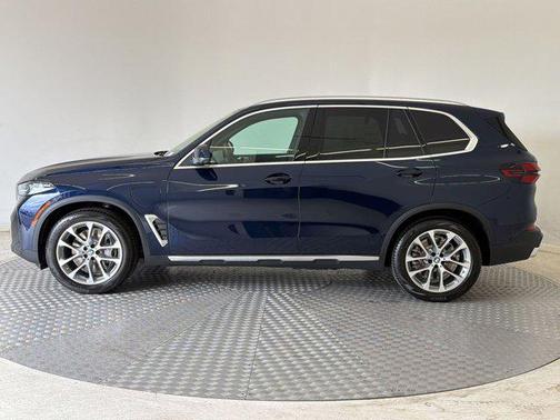 Tanzanite Blue II Metallic 2026 BMW X5 PHEV xDrive50e
