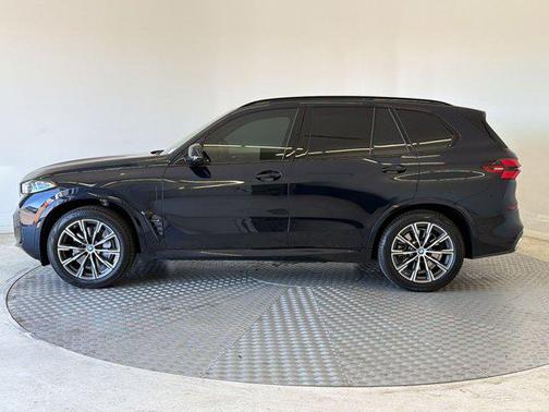 Carbon Black Metallic 2024 BMW X5 PHEV xDrive50e