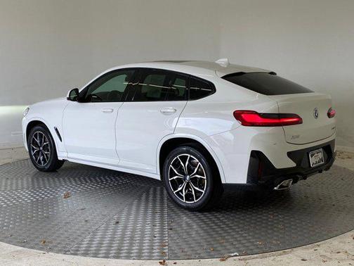2023 BMW X4 xDrive30i