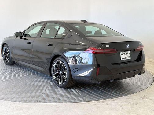 Black Sapphire Metallic 2026 BMW i5 M60