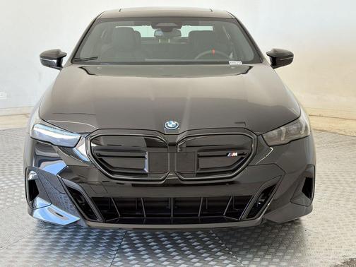 Black Sapphire Metallic 2026 BMW i5 M60