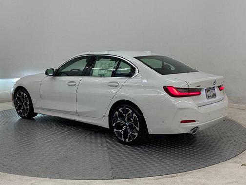 2025 BMW 330 i xDrive