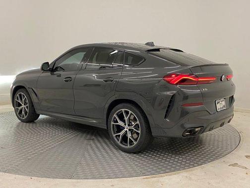 2023 BMW X6 M50i
