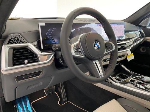 2026 BMW X7 M60i