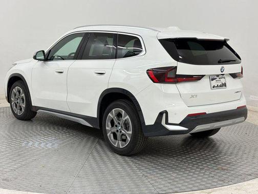 Alpine White 2023 BMW X1 xDrive28i