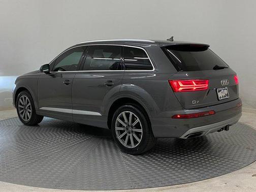 2019 Audi Q7 55 Premium Plus