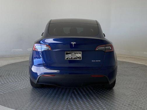 2022 Tesla Model Y Long Range Dual Motor All-Wheel Drive