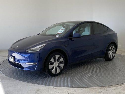 2022 Tesla Model Y Long Range Dual Motor All-Wheel Drive
