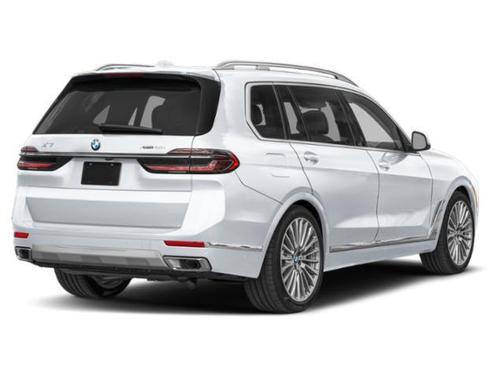 Alpine White 2027 BMW X7 M60i