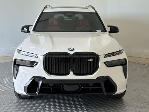 Alpine White 2027 BMW X7 M60i