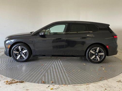 2026 BMW iX xDrive60