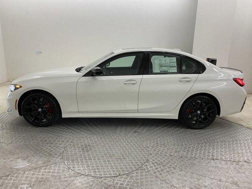 2025 BMW 330 i xDrive