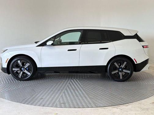 Mineral White Metallic 2025 BMW iX xDrive50