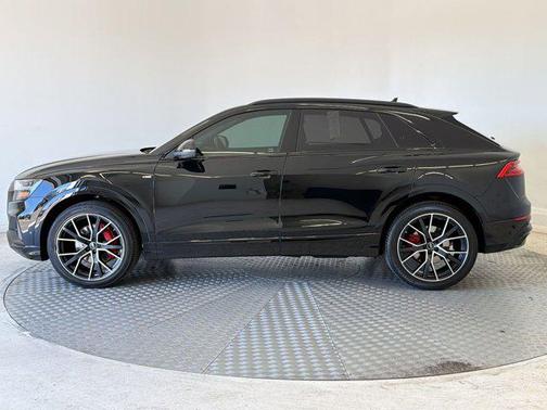 Mythos Black Metallic 2023 Audi Q8 55 Prestige