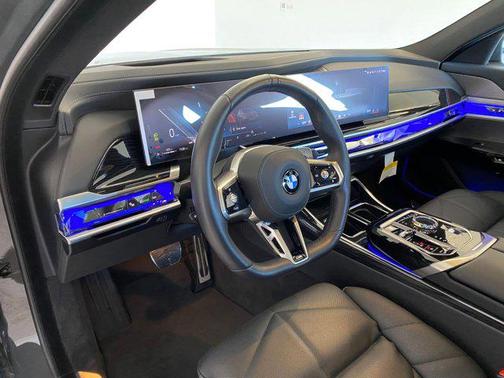 2025 BMW 740 xDrive