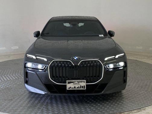 2025 BMW 740 xDrive