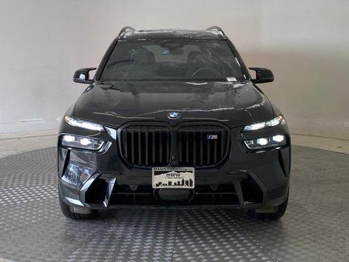 2025 BMW X7 M60i