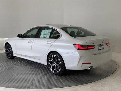 2025 BMW 330 i xDrive