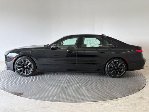 Black Sapphire Metallic 2026 BMW i7 xDrive60