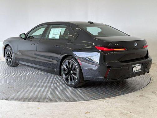 Black Sapphire Metallic 2026 BMW i7 xDrive60