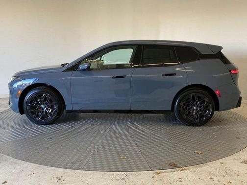 2026 BMW iX xDrive60