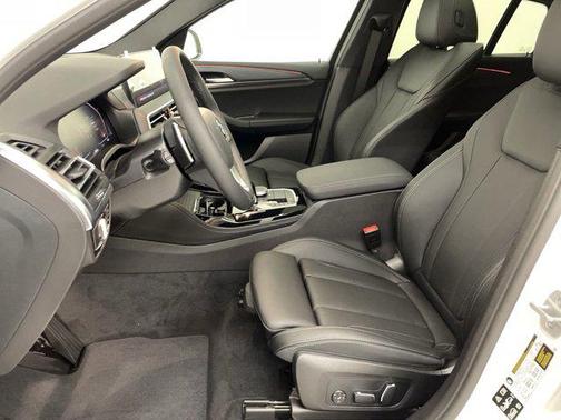 2025 BMW X4 xDrive30i