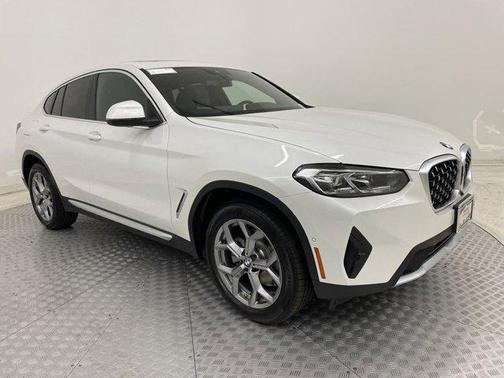2025 BMW X4 xDrive30i
