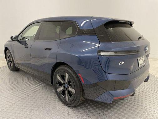 2025 BMW iX xDrive50