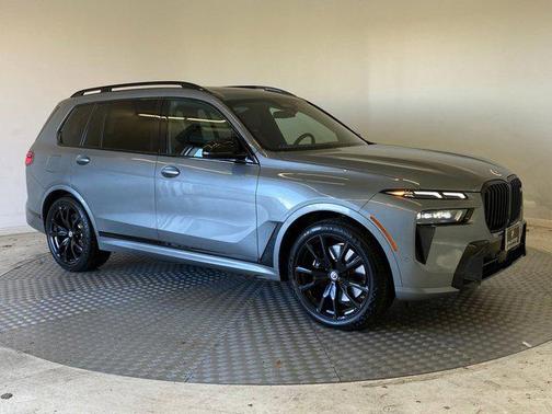 2023 BMW X7 M60i