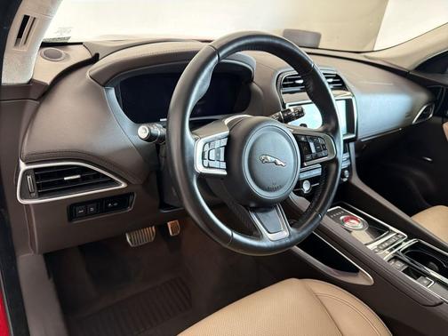 Firenze Red Metallic 2019 Jaguar F-PACE 25t Prestige