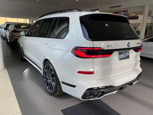 2026 BMW X7 M60i