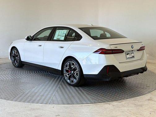 Mineral White Metallic 2026 BMW 530 xDrive