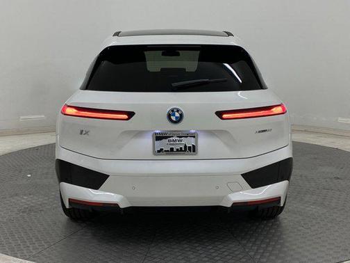 2025 BMW iX xDrive50