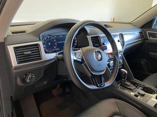 2018 Volkswagen Atlas 3.6L SEL Premium