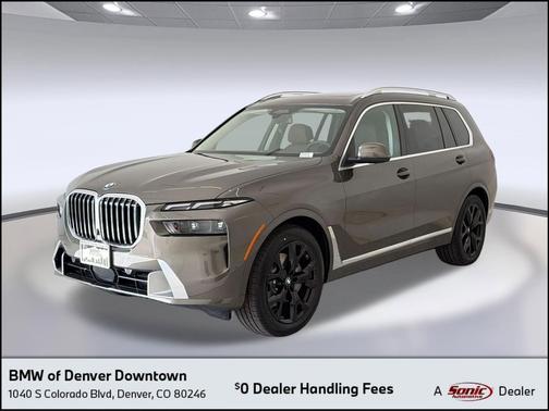 Manhattan Green Metallic 2027 BMW X7 xDrive40i