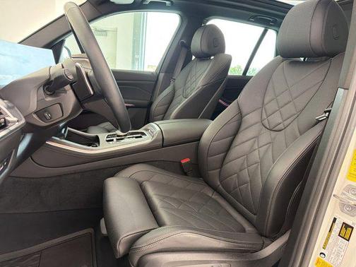 Alpine White 2024 BMW X5 xDrive40i