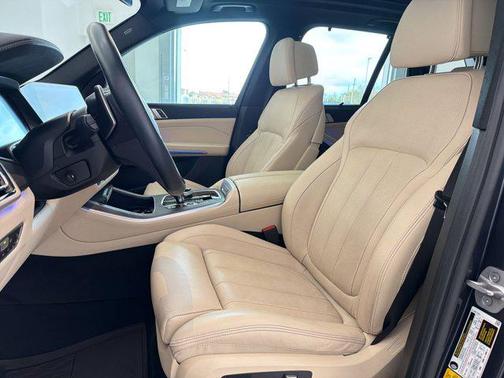 Arctic Grey Metallic 2022 BMW X5 xDrive40i